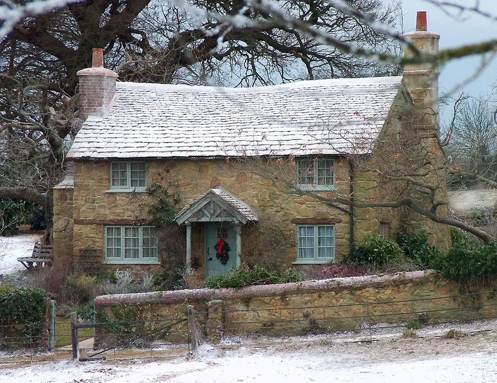 Rose Hill Cottage from the film The Holiday, dusted with snow in the English countryside